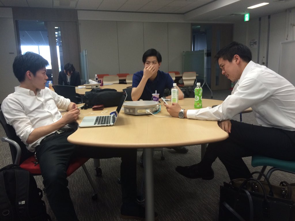 omir126's tweet photo. 東京行ってもこの人たちと会った🍚にこにこ https://t.co/DVfyHrBLim