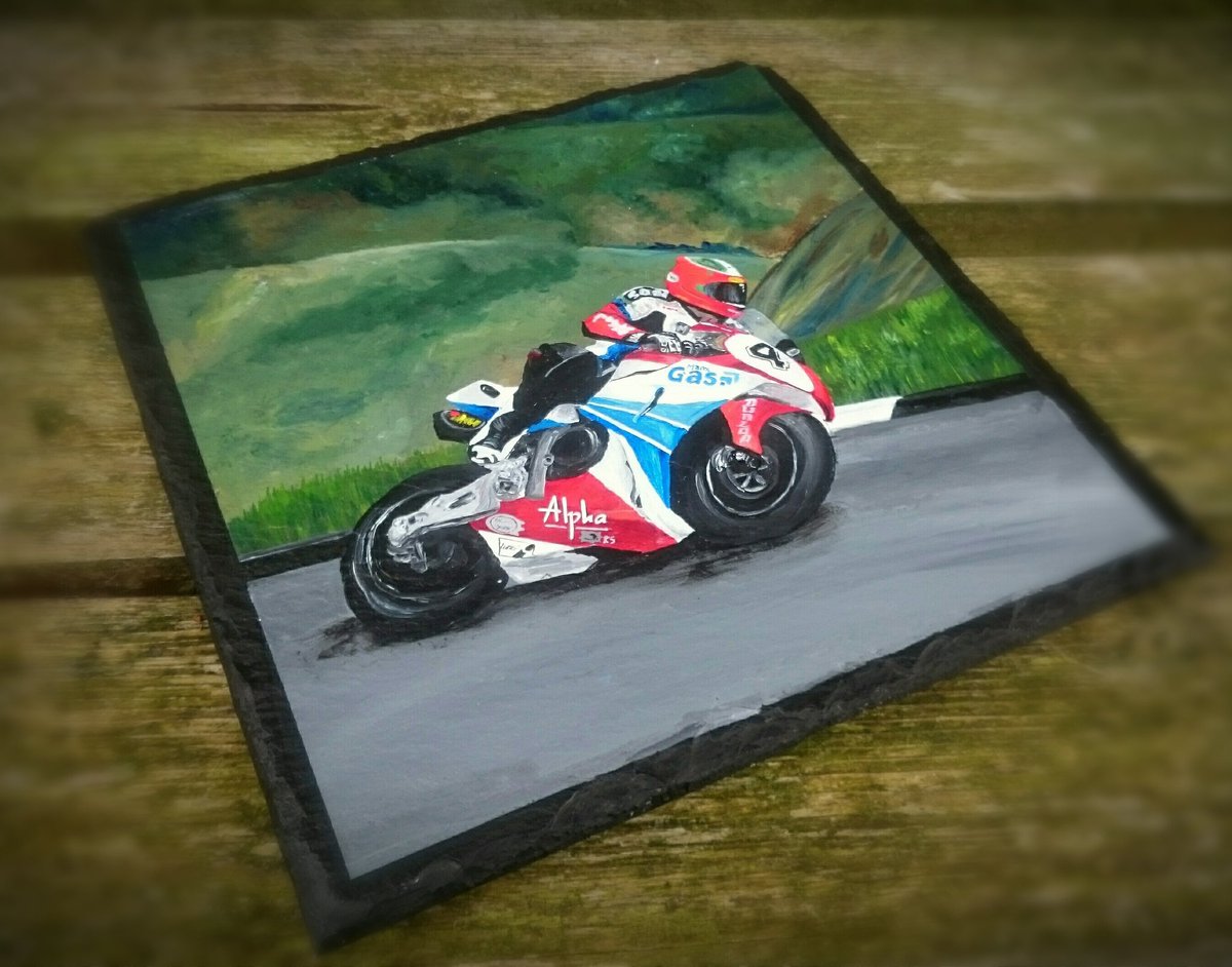 SignatureSlates's tweet photo. Absolutely loved painting this!!!😍 
https://t.co/bqJFeSPgWM 

 #motorbike #handpainted #acrylic #acrylics https://t.co/r3dkPJOC7D