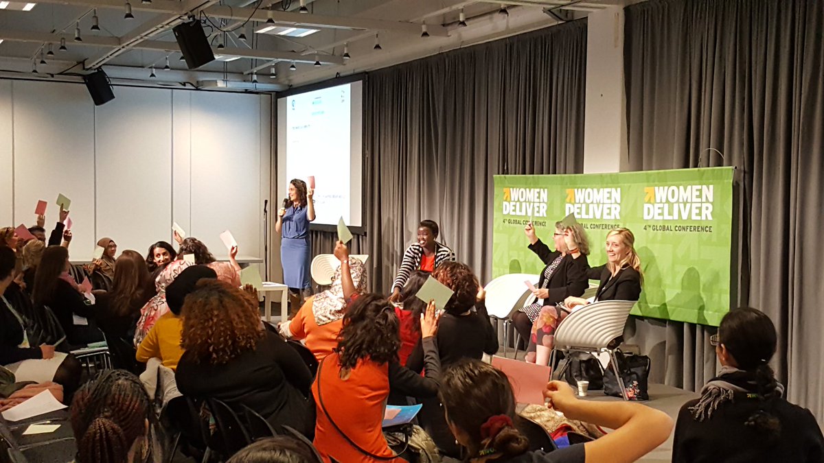 Great work @jackiejones630 teaching young leaders 'the art of the pitch' &amp; entrepreneurship! #Accenture4Dev #WD2016