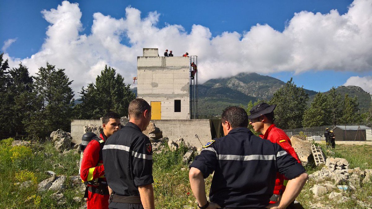UMEgob's tweet image. La lucha contra los incendios forestales no tiene fronteras. El #BIEM3 junto a #UIISC5 en #Corcega #StopIncendios