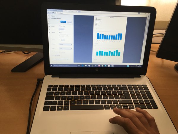 CGR_Software's tweet photo. Uno de nuestros clientes nos envía esta foto trabajando con el CGR, ¿a que esperas para unirte a nuestro software? https://t.co/za02QqBqcZ