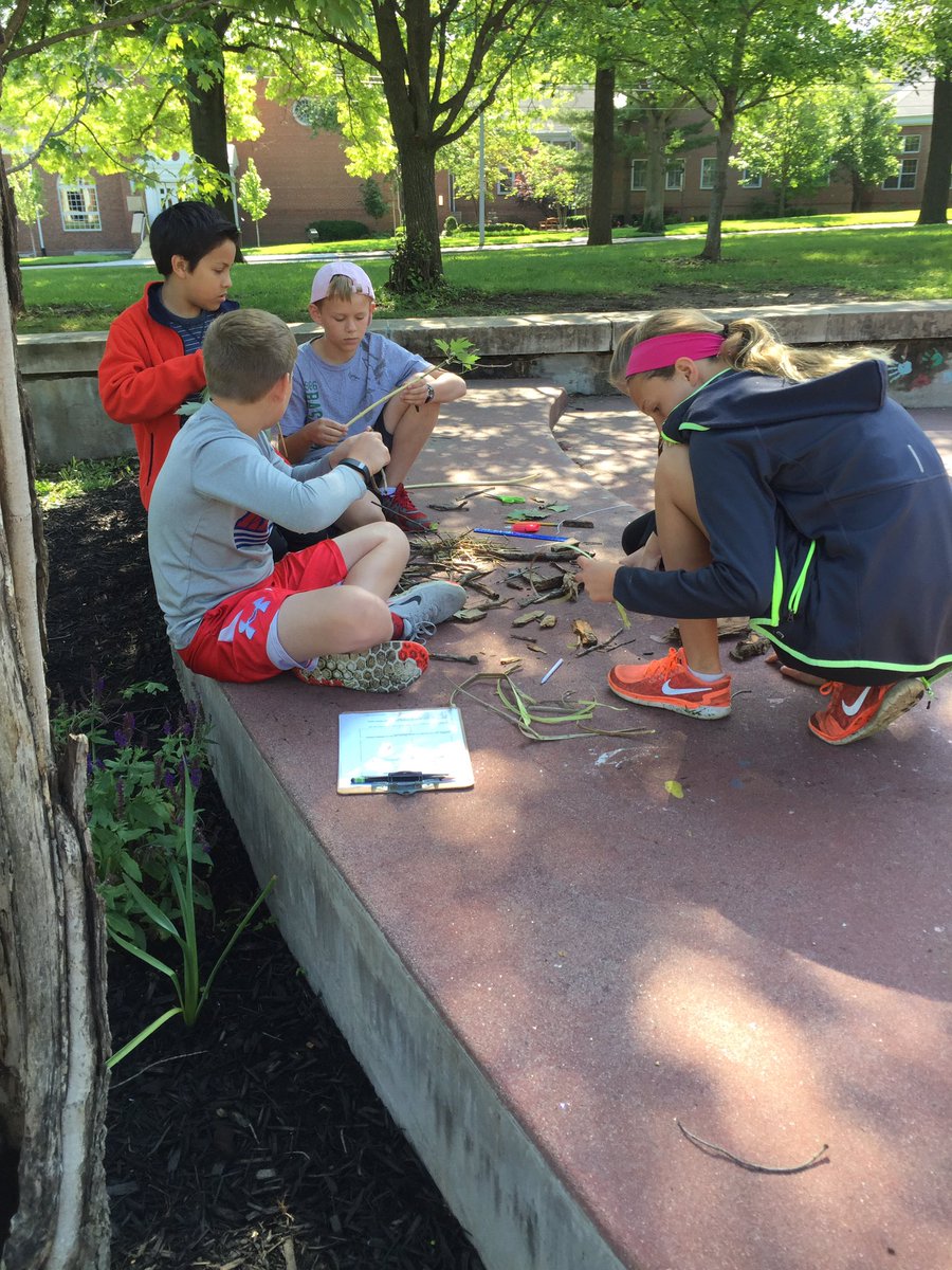 KLash_Prairie's tweet photo. Raft building using natural materials to see which raft can float the most weight in our pond. #prairiepride https://t.co/w2WwRRr8Sd
