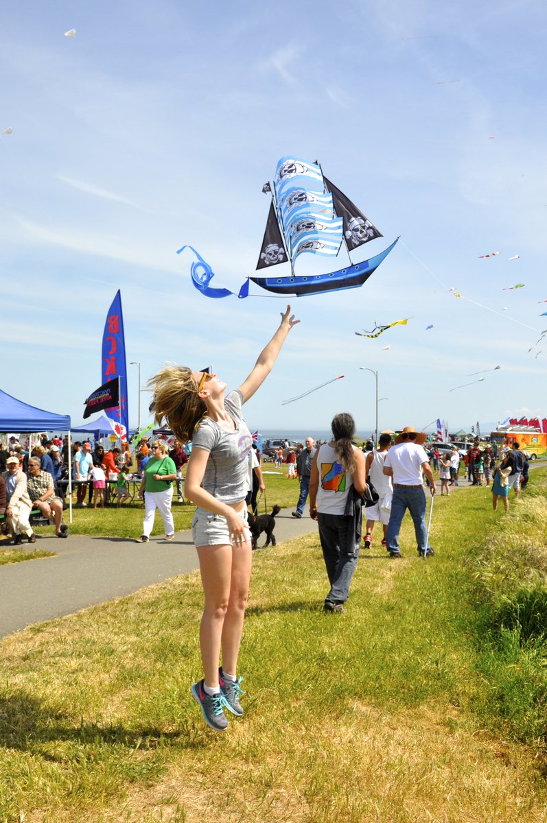 We hope you join us and come fly a kite this weekend at Clover Point! #vickite #yyj