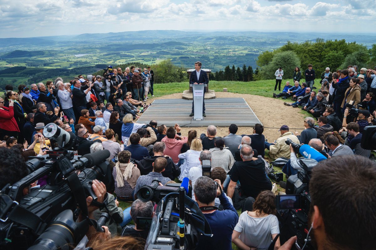 montbeuvray2016's tweet photo. VIDEO : Retrouvez l'appel du Mont #Beuvray d'Arnaud @montebourg #EtreDeGauche https://t.co/rN6JdK9XpU https://t.co/1YexRfrVL0
