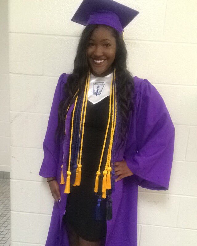 tiarrarenee_'s tweet photo. Finished high school with a 4.0 &amp; was ranked 8 out of 48. Thank God I made it 💛🤗 now on to #Su20 #subr20 https://t.co/PNh2R1XeC8