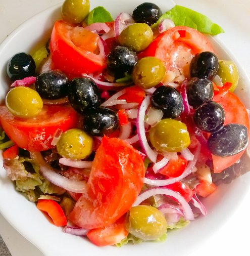 CrepierPapin's tweet photo. Salade Verte: Mixed leaves, onions, peppers, olives &amp; homemade vinaigrette #NewlandAve #Hull https://t.co/JrQTbAfWyF https://t.co/b8qVinRxWV