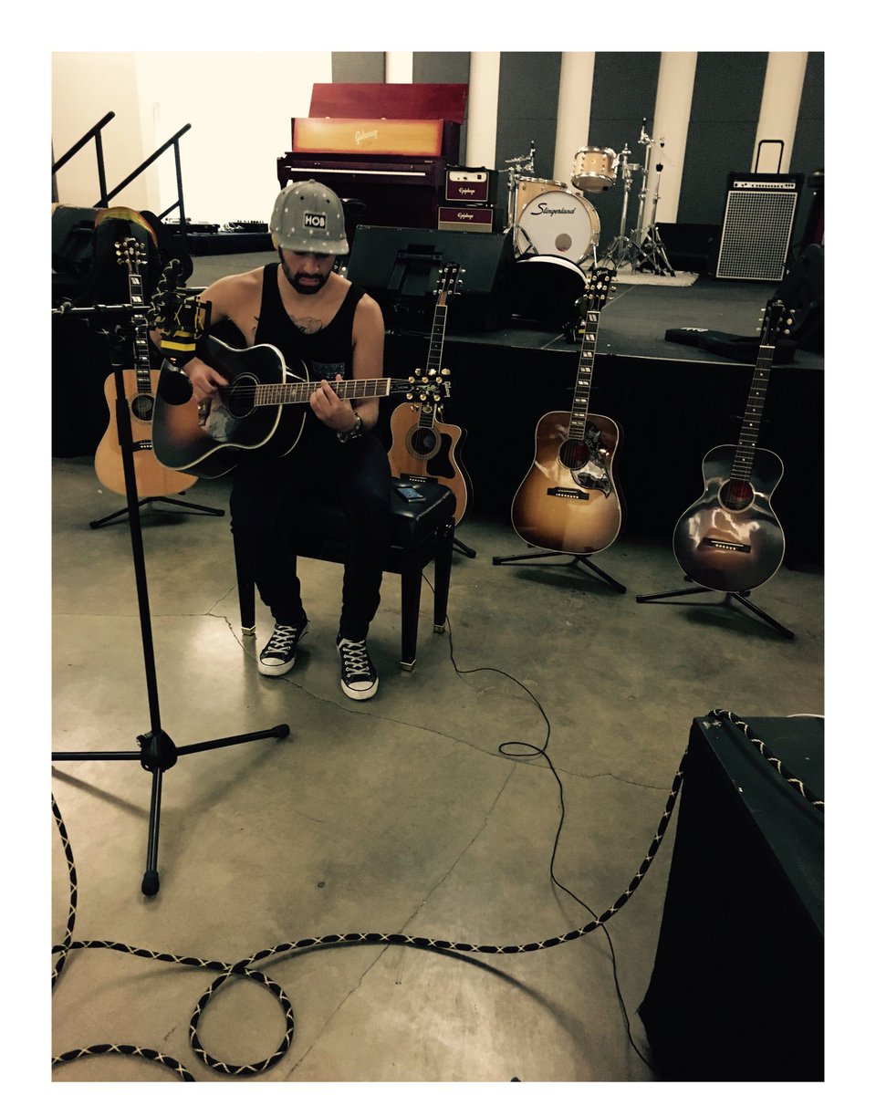 Jairo Baron <a href="/MartinaMusica/">Martina</a> <a href="/BaronJairo/">JAIRO BARON</a> <a href="/GibsonAcoustic/">Gibson Acoustic</a>