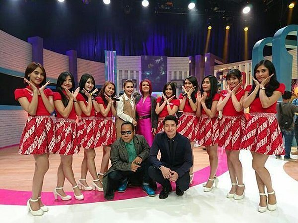 NoviAnatic_ARMY's tweet image. @cecepyrcti @ayutingting92 @juliaperrezz @chand_kelvin @yadisembako_127 With @cherrybelleid #cherrybelle #cherrybel…