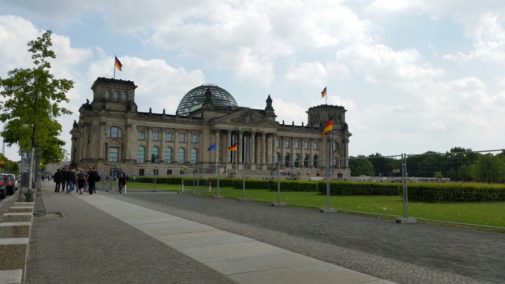 BodHack's tweet image. Found the Reichstag in Berlin!