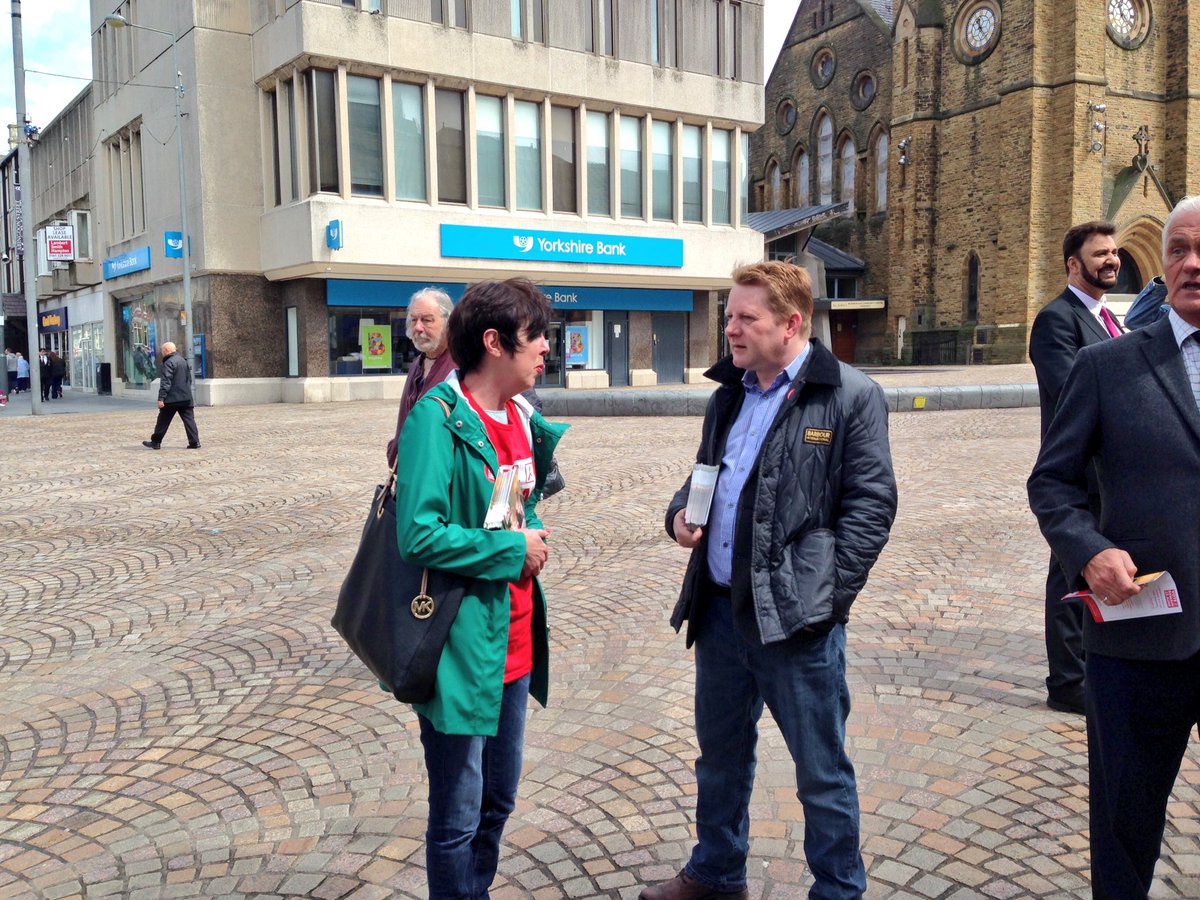 TheresaEurope's tweet photo. Fantastic morning speaking to people about why it's important for Blackpool that we #VoteRemain #CarlisleToCrewe https://t.co/WoixPXZ7gy