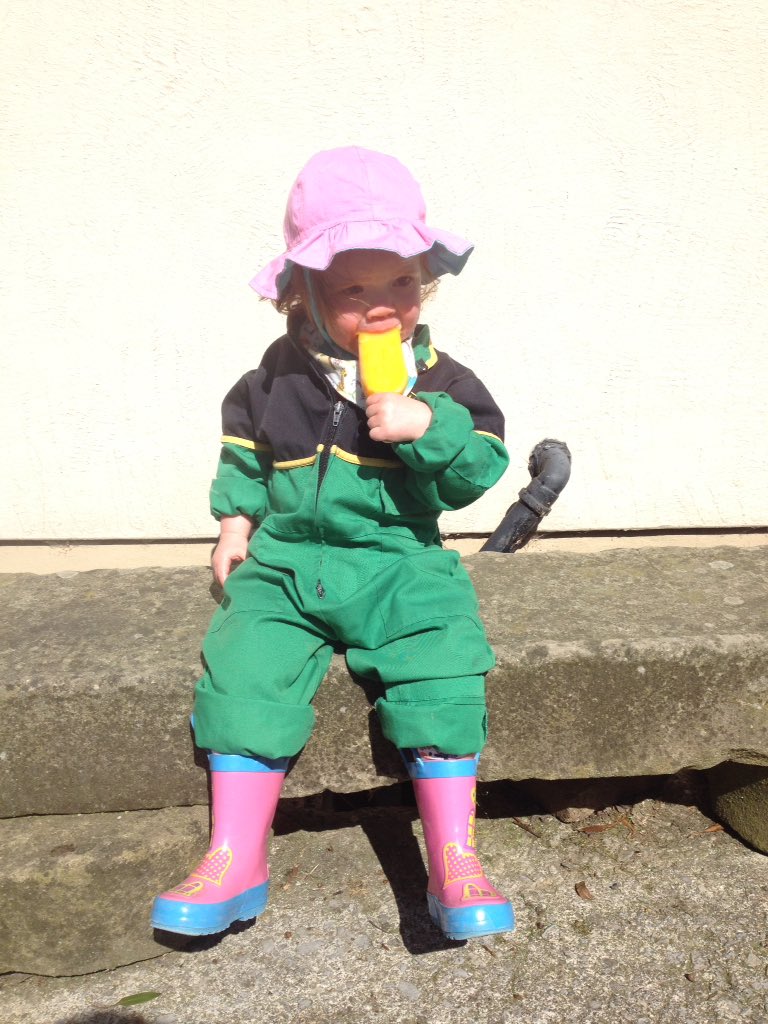 HelenMLMorgan's tweet photo. New apprentice at Ffarm Carreg y llech. @tedstractor @JohnDeere https://t.co/fBE3Iq2mur