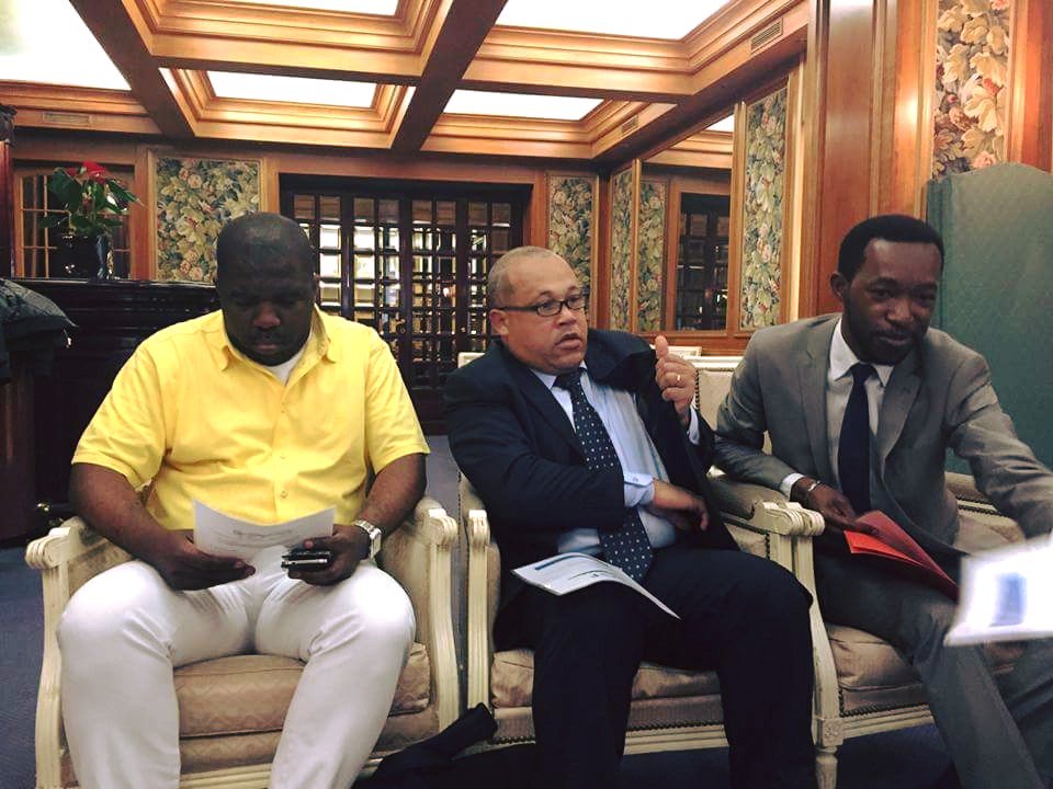 La Ministre de l'égalité des chances et des gabonais de l'étranger et le Conseil des gabonais de France .