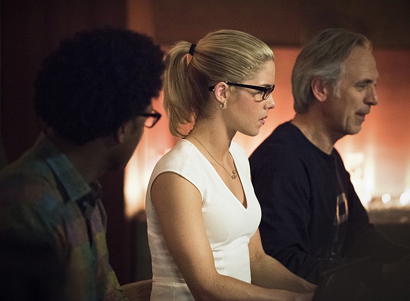 StarlingCityJ's tweet photo. Hello #Arrow fam😁🙌 have a great day😊❤️ tonight Oliver &amp; Diggle go save Thea; Felicity, #PapaSmoak &amp; Curtis team up🏹💚 https://t.co/iPvfH3T91y