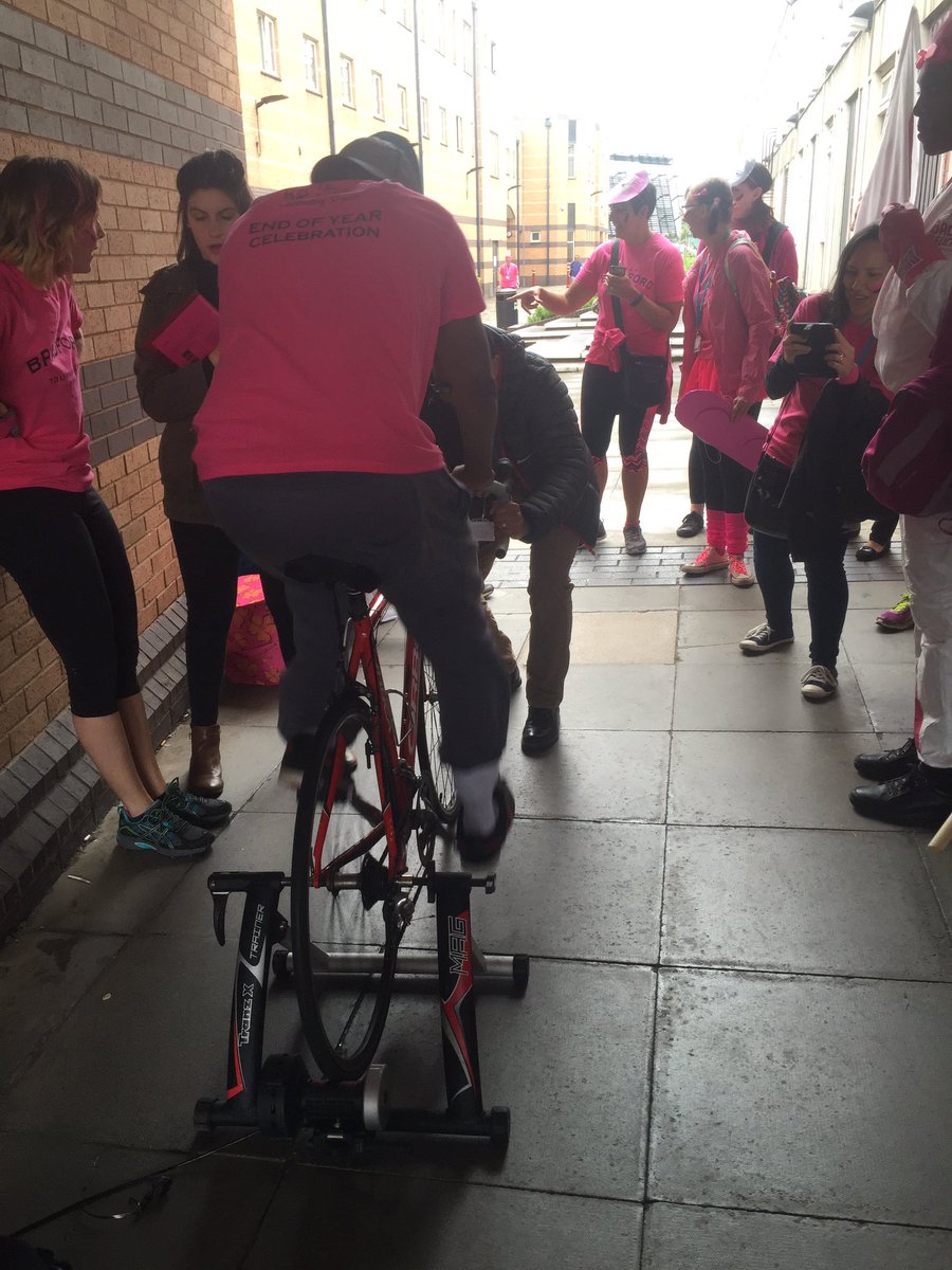 TeamFuchsiaUOB's tweet photo. Cycling champs #BackToTheFuchsia 🏅🚴🏻 #EndOfYear2016 https://t.co/pxkFWOcy7e