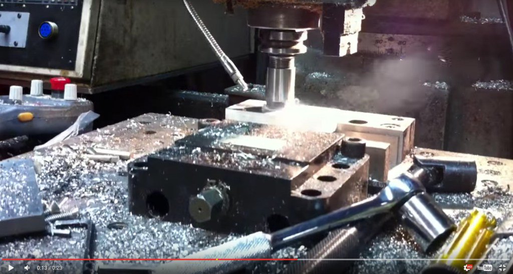 CNCBlog's tweet photo. CNC Crash Videos - Gefährliche Crashs mit der CNC Fräse und CNC Drehmaschine! https://t.co/HKc6IKzohK https://t.co/2kNPpACax3