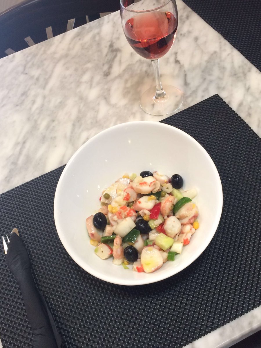 ZeppelinTorre's tweet photo. Estos son nuestros riquísimos platos del día que añadiremos al menú hoy.
-Ensalada de pulpo.
-Bacaladitos. https://t.co/nW6IIGZj6Y