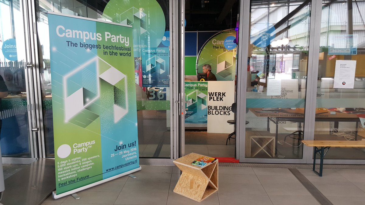 CreativesUtr's tweet photo. Infopoint @CampusPartyNL @cu2030 ziet er goed uit, tot volgende week! https://t.co/28AvfYJJfG #campusparty https://t.co/EZeXNPF91O