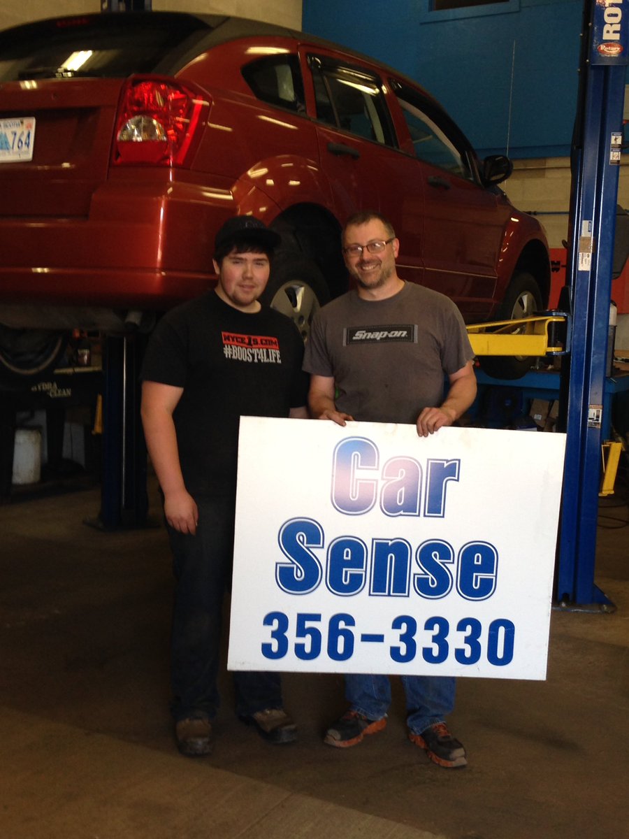 Collins_lrhs's tweet photo. #communitybasedlearning #LRHSCOOP Thanks, Corey! Awesome #handsonlearning for Josh! @ssrsblrhs #CarSense #Liverpool https://t.co/gMTx620ahe