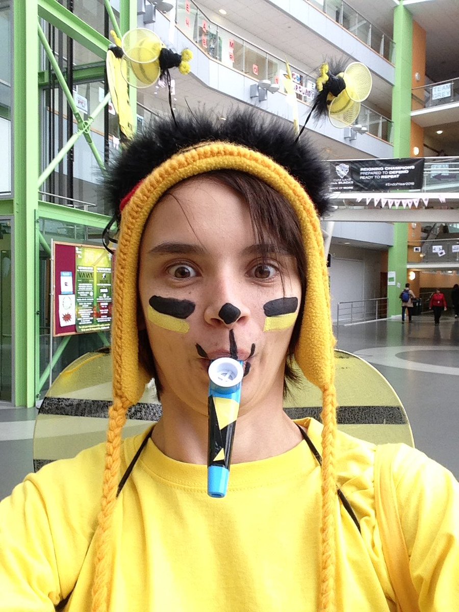 CatF0gg's tweet photo. Thank you @BradfordUniSU and @UniofBradford for throwing this event #teambeeawesome are having such fun! https://t.co/xbk4yvmSne