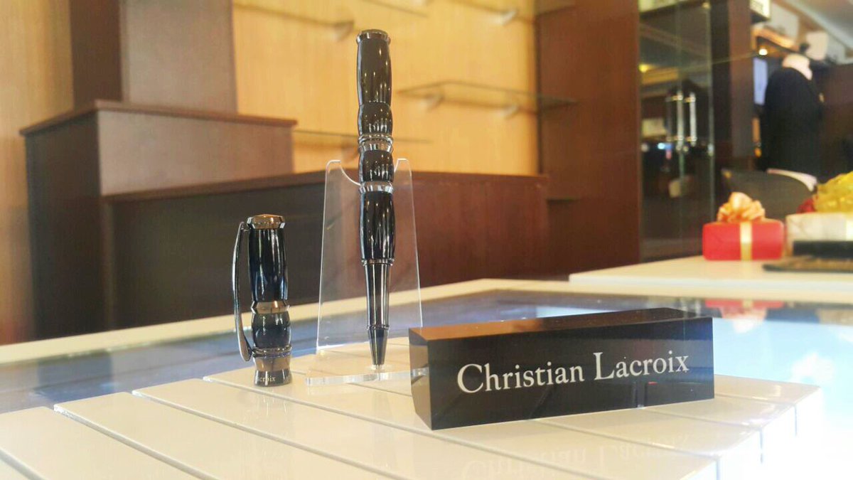 AdnarRobati's tweet image. Featured: Christian Lacroix Rollerball Tactique Pen. #luxurygifts #abuja