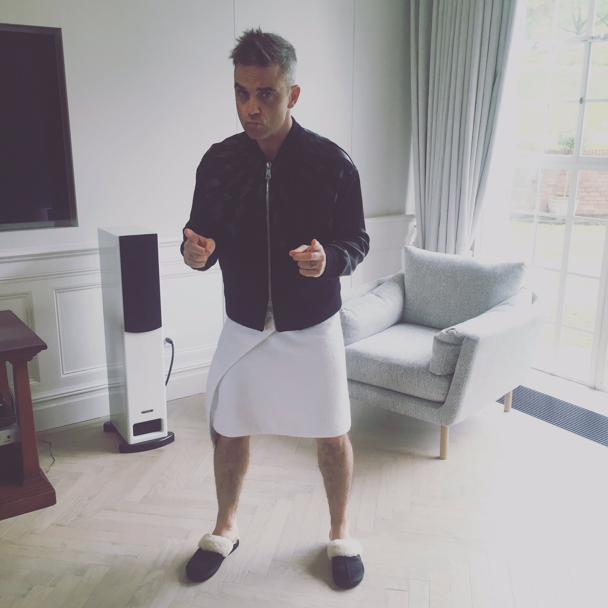Balenciaga speed trainer black outfit discount
