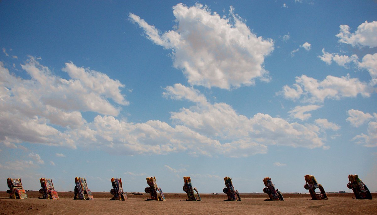 долина кадиллаков. вкопанные. вкопанные. вкопанные. долина кадиллаков.