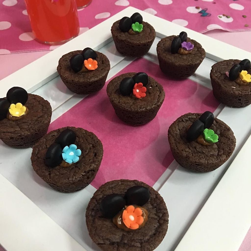 EmmaAarrietae's tweet photo. #detalles #Mesa de #postres #postrecitos #ricos #divinos #montaje #catering #miami #florida #chef #fiestas #eventos… https://t.co/enQKA0WFF3