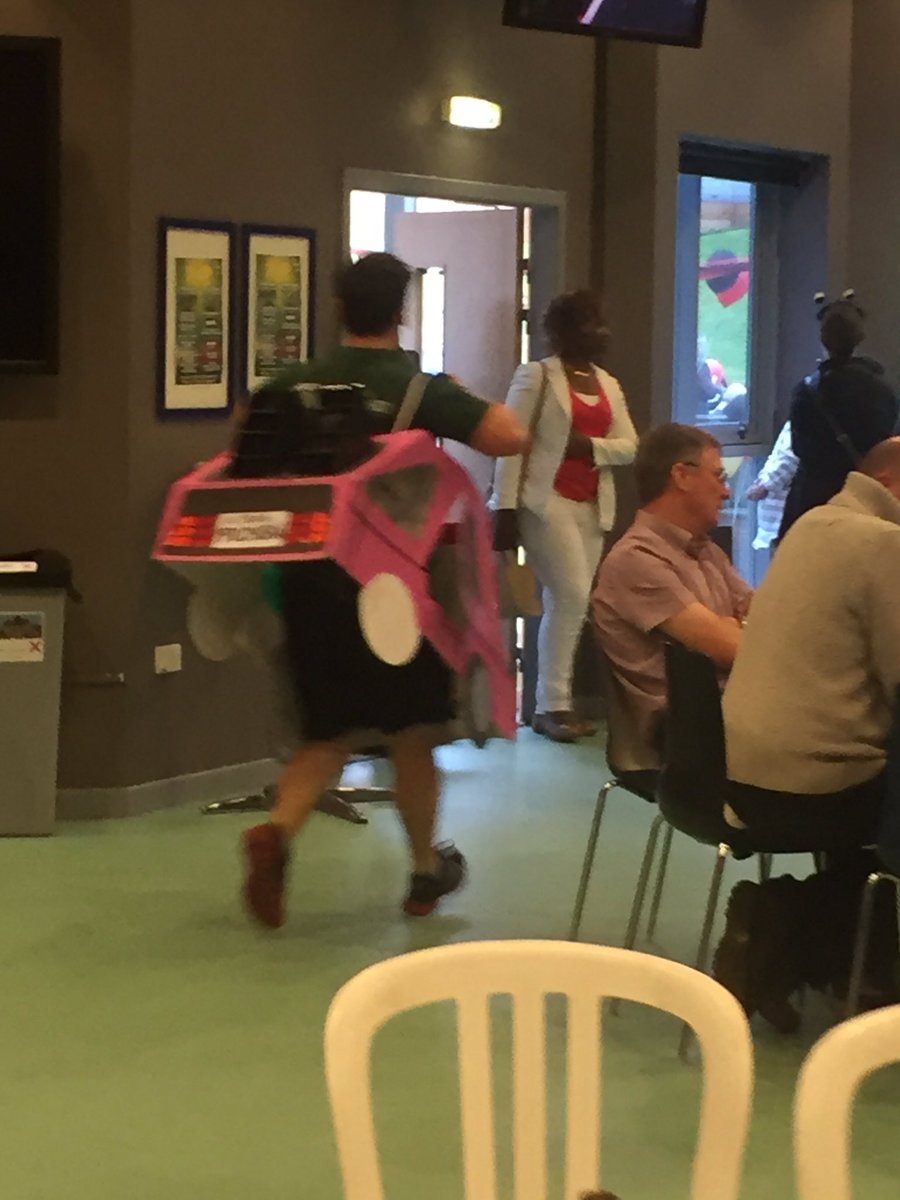 TeamFuchsiaUOB's tweet photo. #bottlegreen caught stealing &amp; breaking the delorean! Named and shamed, dirty play! @UniofBradford #EndOfYear2016👎🏼 https://t.co/Ctt5HWdRmO