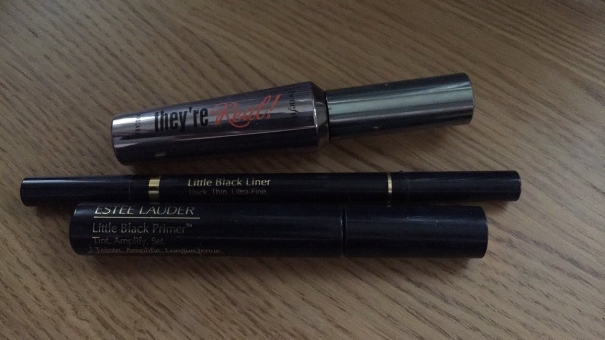 HjkMakeup's tweet photo. SERIOUSLY Bullet proof eye makeup! #esteelauder #benefit #littleblackliner #funeralproof #stayedput #amazing 🙌🏼👏🏼👌🏼 https://t.co/KVytHVyEHM