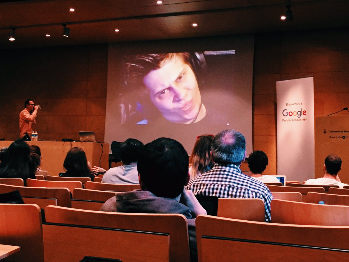 19_17__'s tweet image. Pensaba que nunca aprendería nada de ti, @Rubiu5. #GoogleAcademies