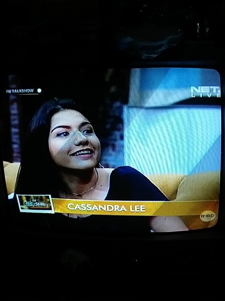 SulekersBekasi's tweet photo. Bincang bincang bersama @CassandraaLees di @Ini_Talkshow @netmediatama #IniTalkshowFansNekat @newsuleprikitiw https://t.co/h08MTxzNWv