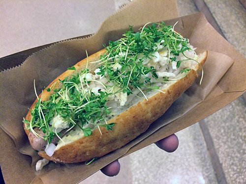 Cititourcom's tweet photo. The "Kvik" dog at #DanishDogs @GrandCentralNYC #NYC #Foodie #citieats
https://t.co/30X2DRs8pI https://t.co/kPb3ywp3mb