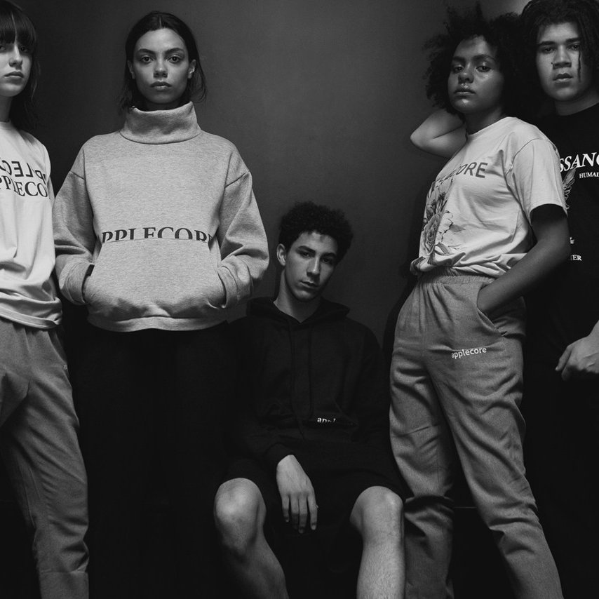 HYPEBEAST's tweet photo. Meet @AppleCoreweb: the contemporary Parisian brand capturing the city's newfound energy.
https://t.co/qpOXXNljZo https://t.co/Cg6bamWZ76