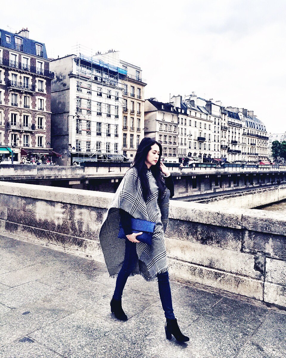 WendyHung's tweet photo. Clutch it! New collection of super chic bags on @jetsettimes SHOP! https://t.co/tuntfwX6GZ #JetsetParis https://t.co/o4FBVOWHgc