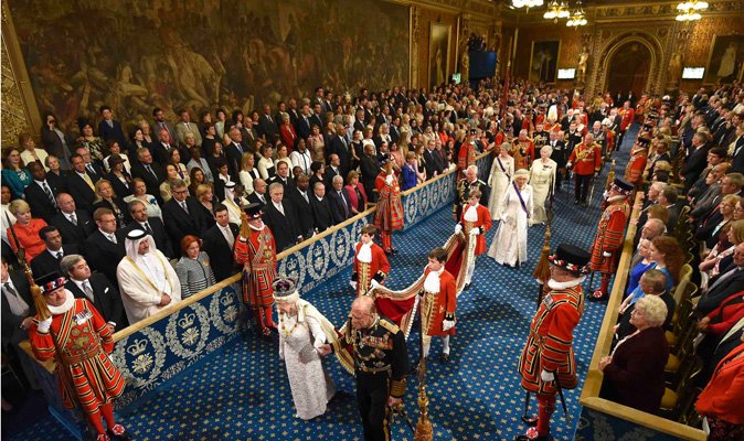 Выступление парламента. Палата представителей сша и сенат сша. Заседание государственной думы рф. Выступление парламента. Конгресс сенат и палата представителей.