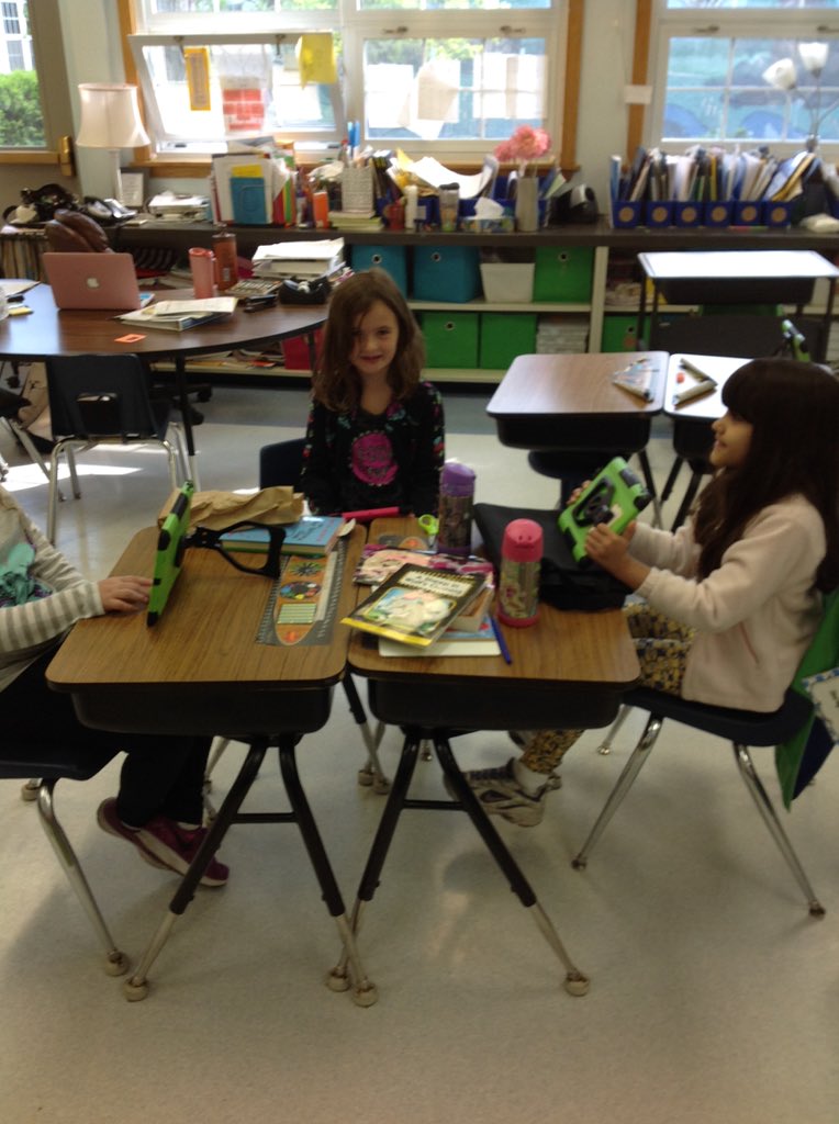 2ndgradekramer's tweet photo. Rock star first graders visiting second grade today! #2k106 @MrsBFirstGrade https://t.co/iZNL7vt9iQ