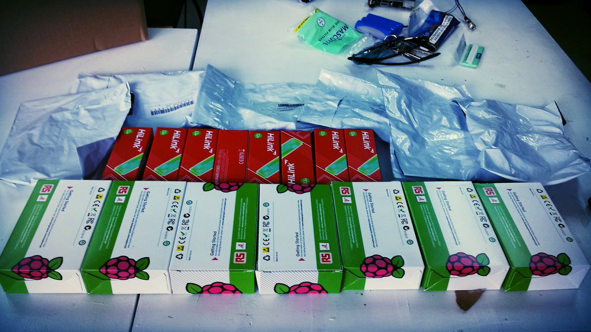 olygamy's tweet image. It&apos;s dongle, headset &amp;amp; #RaspberryPi party in studio today! #humansensor #Wearables #WearableTech @Invisible_Dust