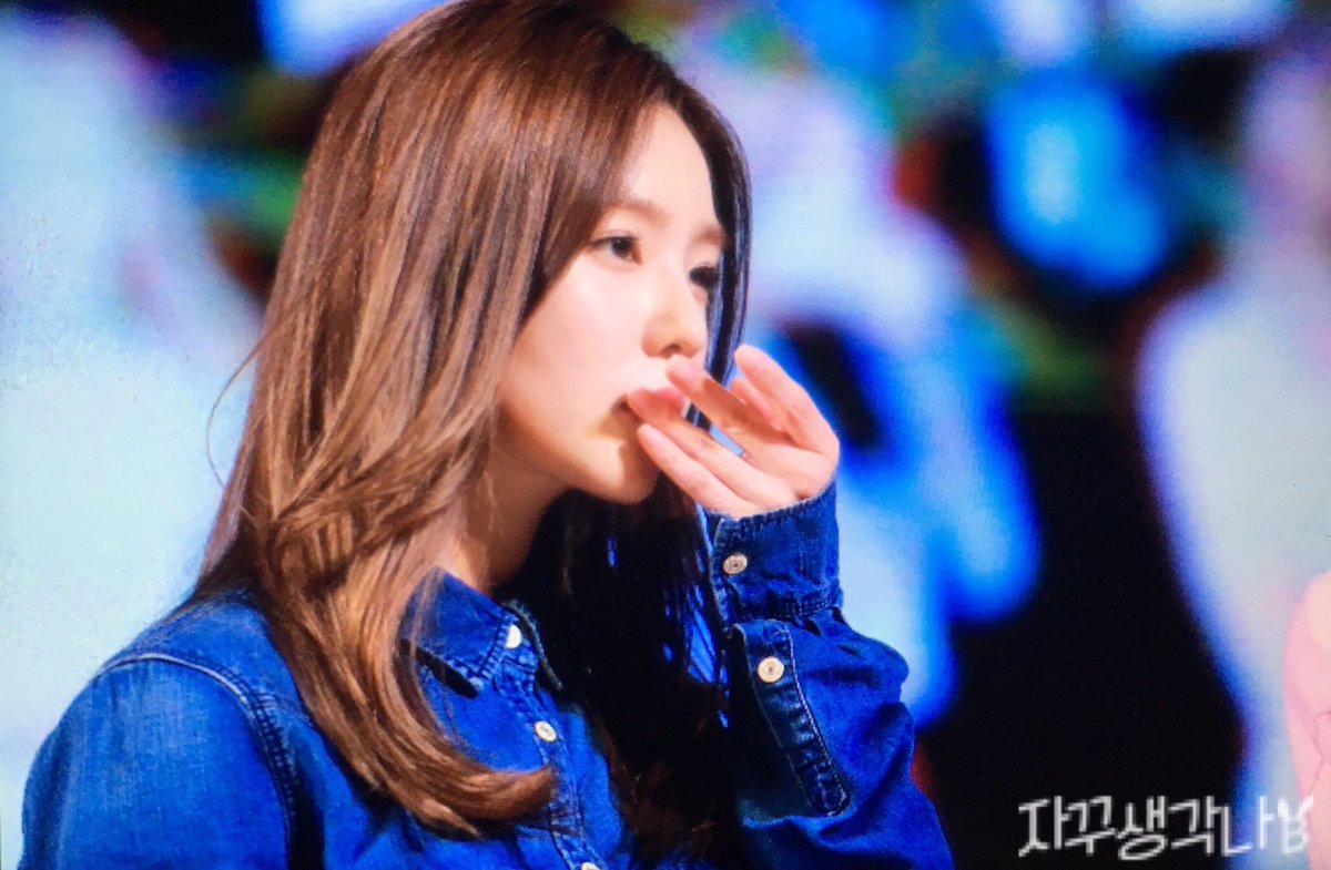 thinkB329's tweet photo. 160518 명지대 축제💜 #아이린 #IRENE https://t.co/UDXuL6NBkW