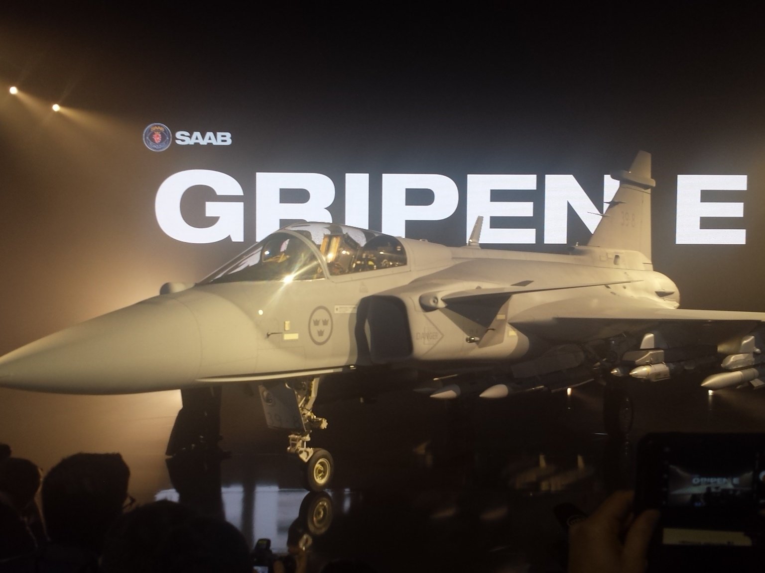 gripen - Saab Gripen NG ganador del concurso FX-2 brasileño - Página 31 CivpJspWgAAJM-w