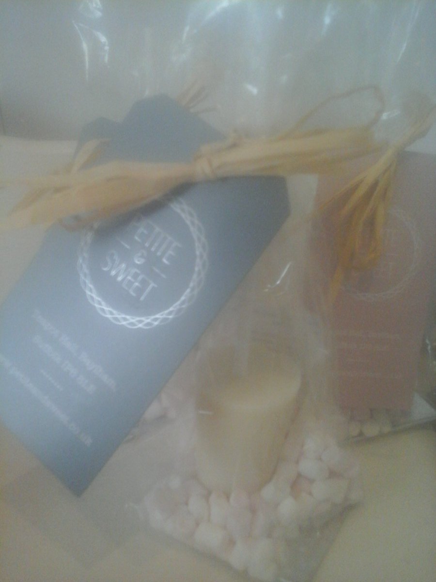 SIMPSON'S SWEET SHOP tweet media