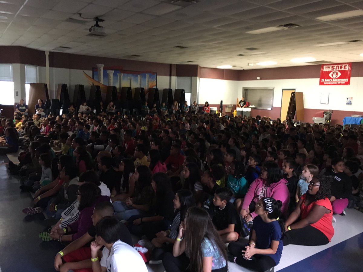 cindyrod13's tweet photo. Students celebrating math learning and growth at our Math Rocks concert! @NISDPowell @NISDElemMath #powellmath https://t.co/0SnHbQ41ig
