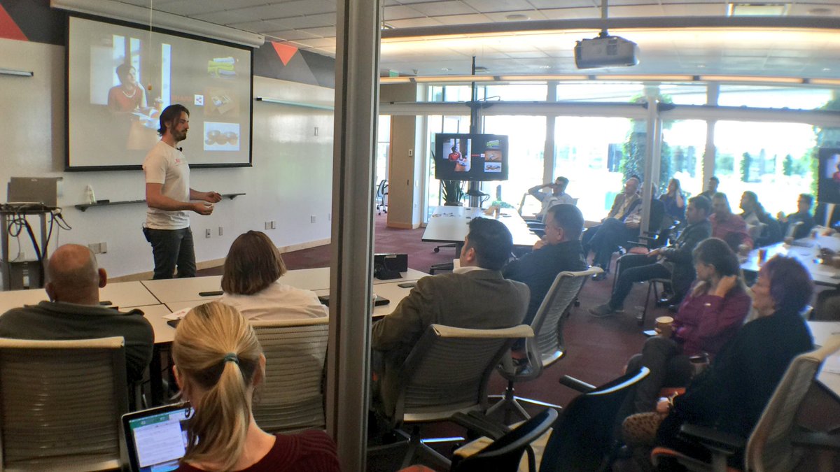 1MillionCupsKC's tweet photo. .@kamyuno members can trade items with others. #1MCKC https://t.co/FqnUTgw08B