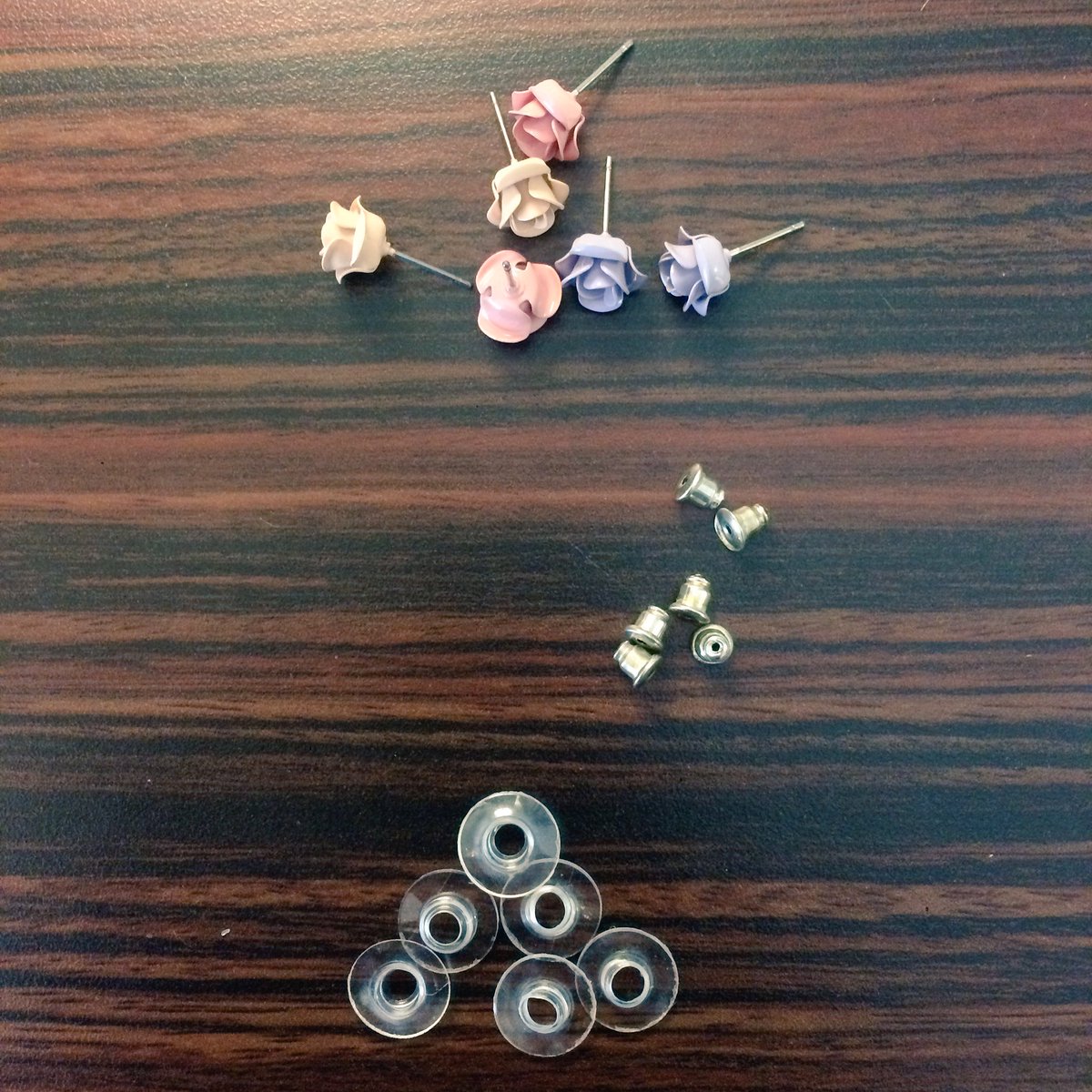 memangrum's tweet photo. It is possible to remove those plastic rings on earring backs! @StaceyMarquis #internetcontroversy #summerbreak https://t.co/OHWWFOhi7h