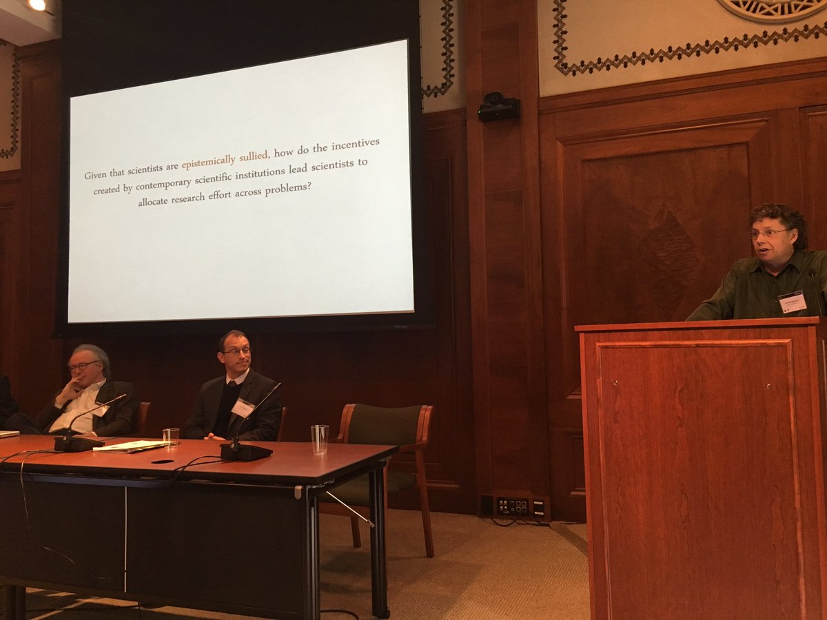 cnscenter's tweet photo. Carl Bergstrom, University of Washington, answers the question "Why Scientists Chase Big Problems" at #ModSTI https://t.co/12yku9iyzs