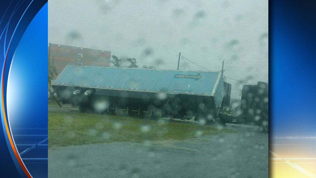 Truck overturned in Homestead due to nasty weather bit.ly/1NyPBre?utm_me… https://t.co/6l9oLQ1Auh