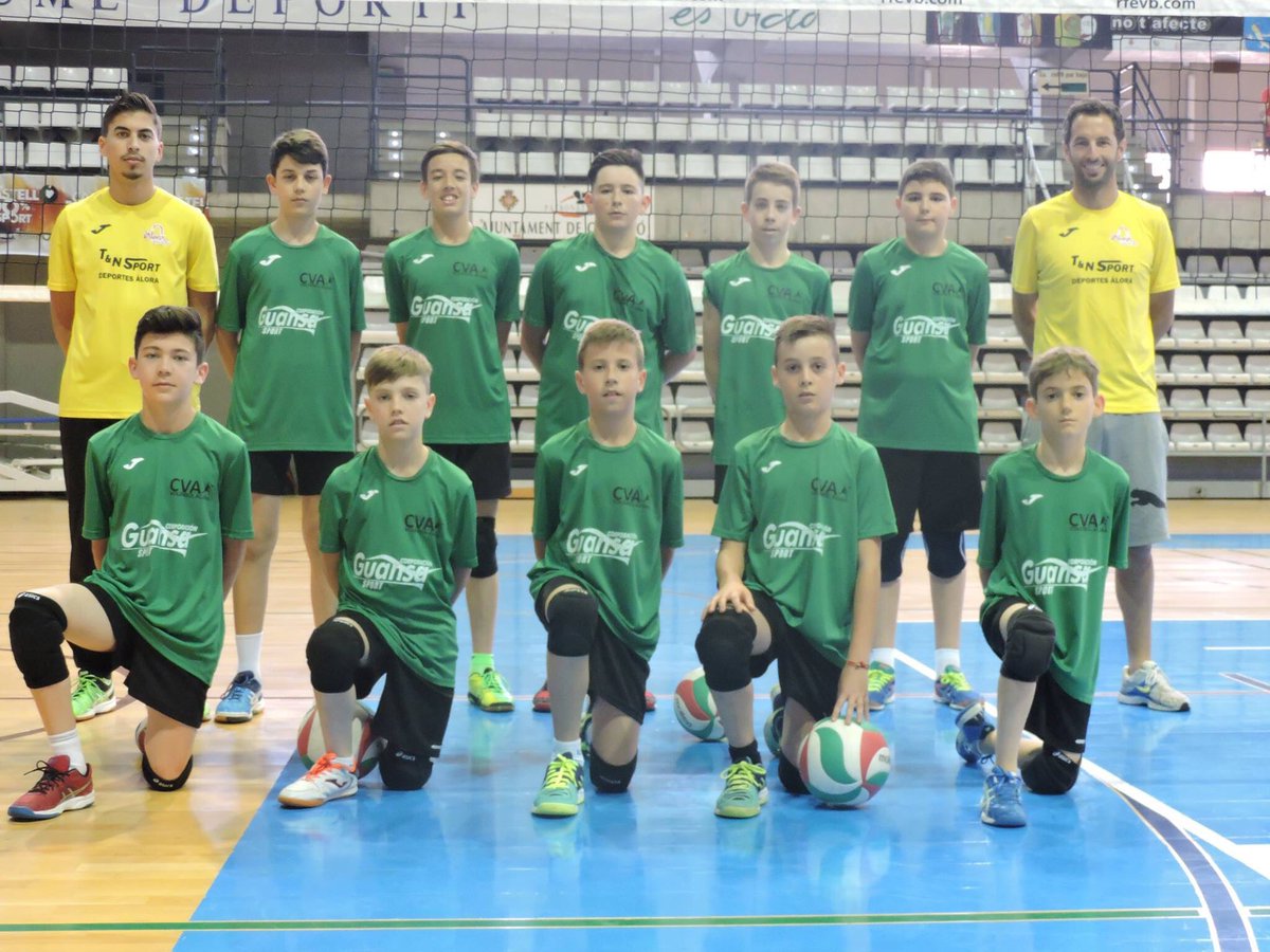 VoleibolAlora's tweet photo. Primeros partidos de grupo ganados. Mña el tercero. Ya estamos entre los 12 mejores equipos de España. Vamos #CVÁ https://t.co/6KcHKkCxQE
