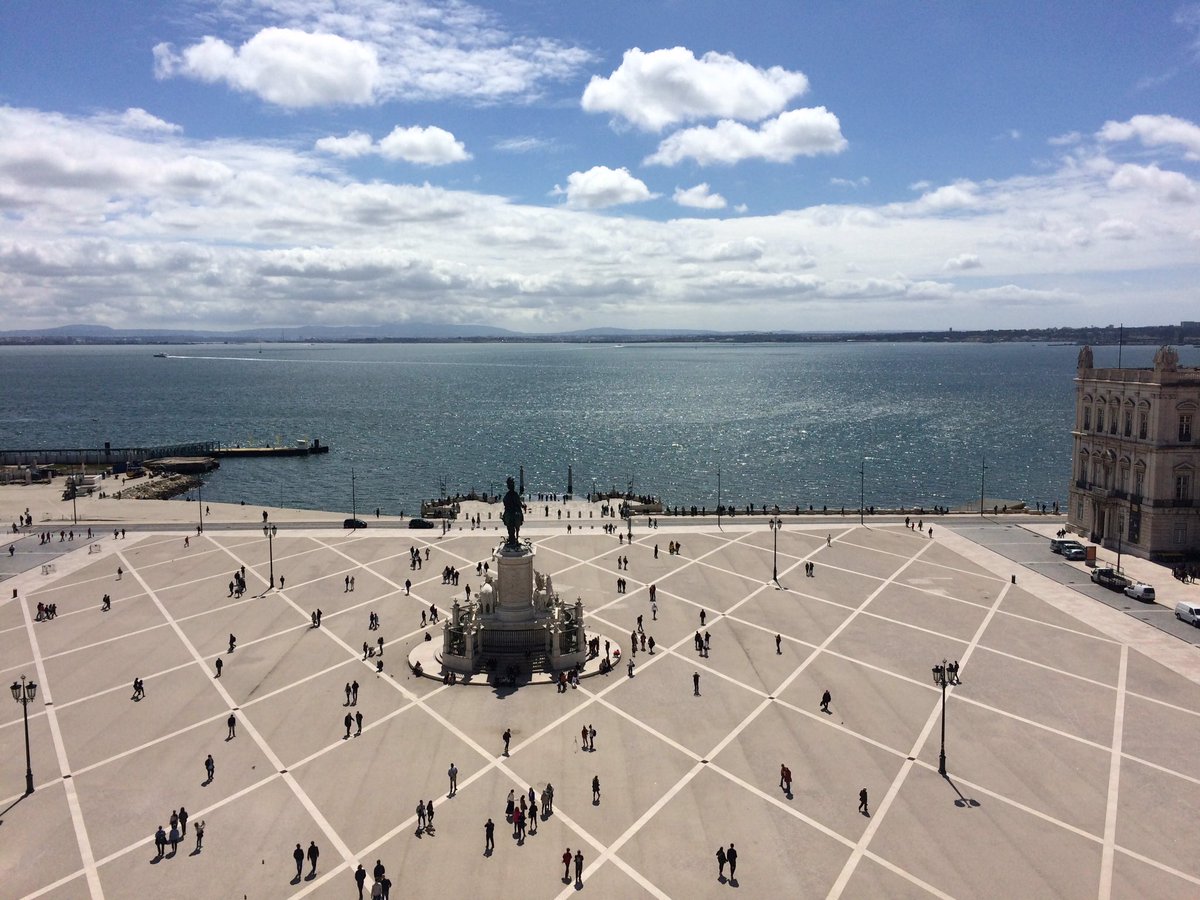 Marta_Jimenez's tweet photo. @JuventudBadajoz #jaba16 foto hecha con iphone 5s. Lisboa. https://t.co/Xa9NsV4yzI