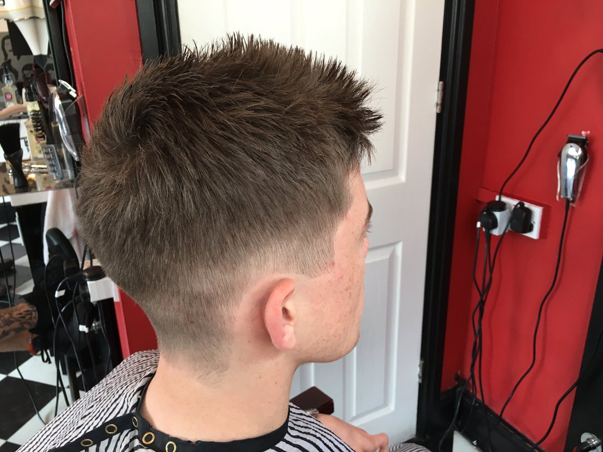 head2headbarber's tweet photo. Trim up from today #Head2Headbarbers #Head2Head2 #Head2Headinc #21yrs #established 💈✂️ https://t.co/sgS2WD3zWy
