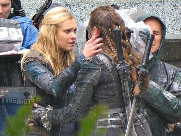 F_115_'s tweet photo. combien de Rt pour revoir lexa vendredi ?? 😏 #The100 #SUFxThe100 https://t.co/19VKuoRJAT