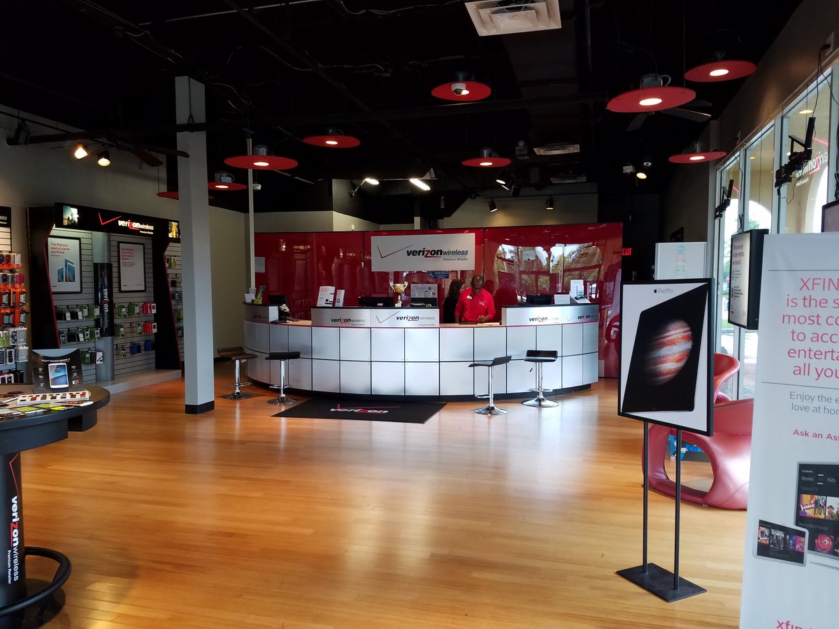 Forget Boca Raton, for the best Verizon store go to the Deerfield Mall